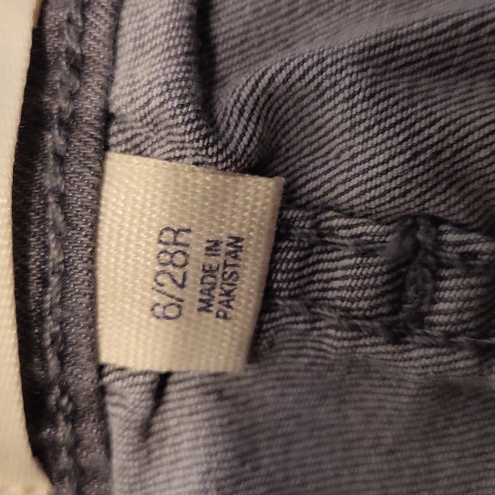 Universal Thread - Picture 4 of 4